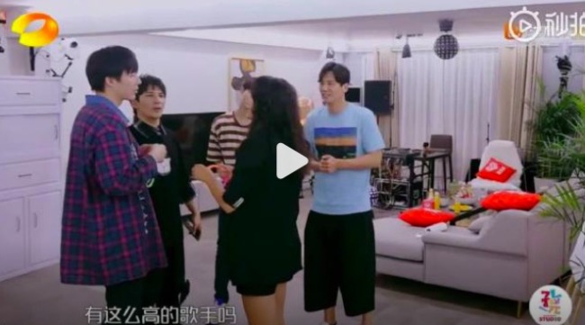 笑不活了! 瞿颖曾问刘宇宁哪接的腿