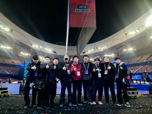 具深护航鸟巢十六场演唱会  标志机器人在大型演唱会场景正式商业化