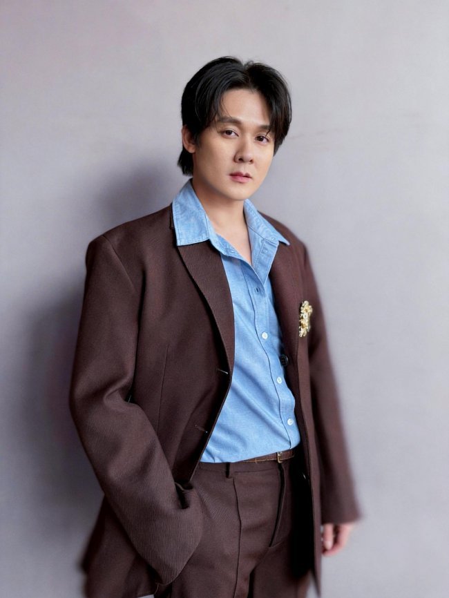 许瑞奇《我的东谈主生我自摸》新加坡上映《好孩子》引爆扮装口碑