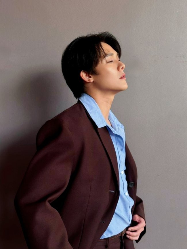 许瑞奇《我的东谈主生我自摸》新加坡上映《好孩子》引爆扮装口碑