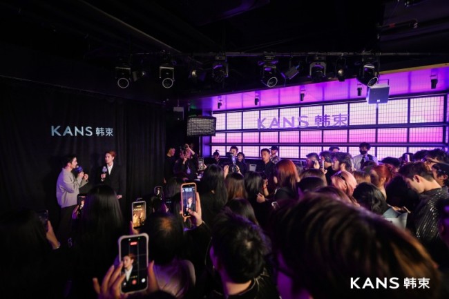 韩束「逆启年轻新次元」登陆TX淮海，王嘉尔空降派对引爆先锋浪潮