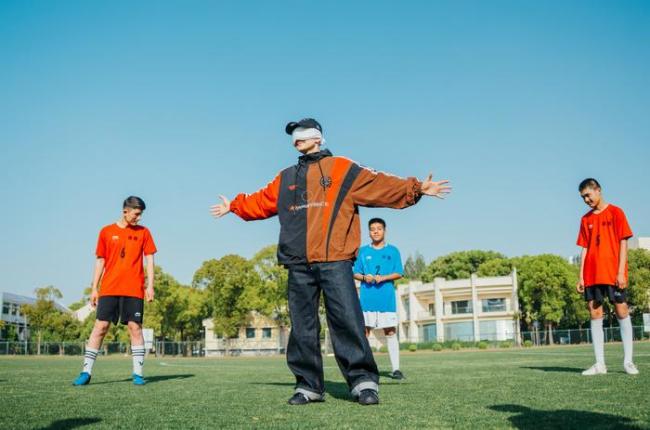 跳出竞技局限传递人文大爱 艾热《我听闻过你看得见的一切》重塑说唱治愈力量