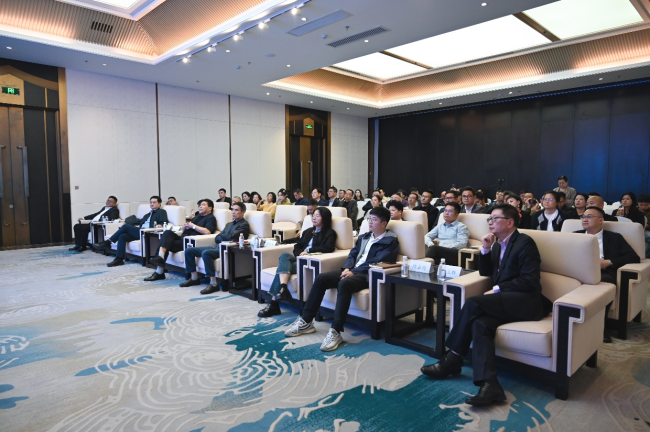 “智爱共生,眼译未来”:秉国眼译宠物虹膜数智化平台今日在杭隆重揭幕