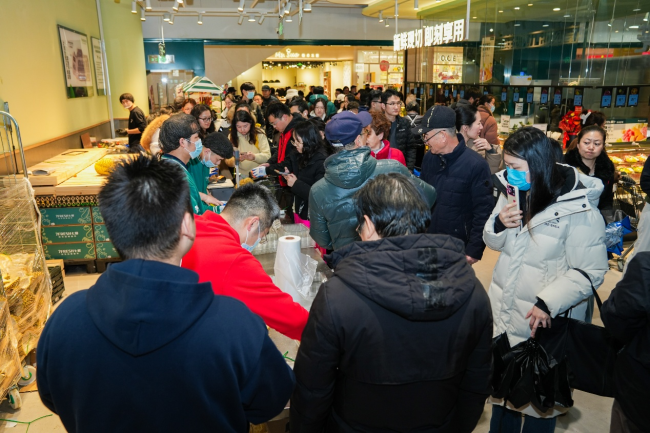 近3万人涌入,京东七鲜超市浦东新店开业,24小时菜、崇明本地菜成爆款