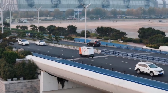 新石器无人车自动驾驶里程超1亿公里，无人配送迈入规模化商用时代