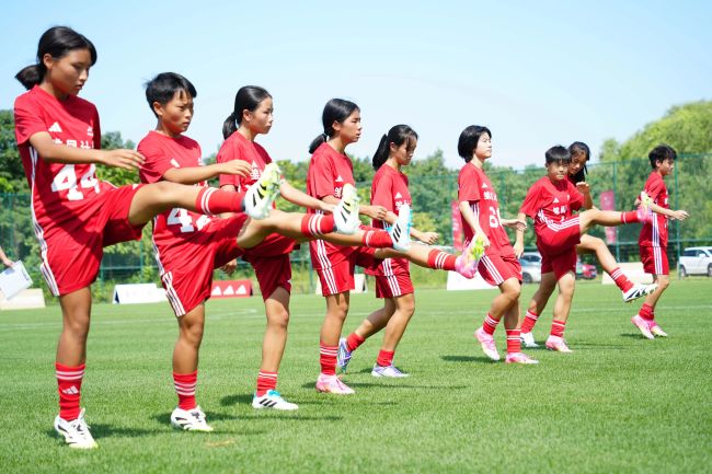 华网·两会丨政府工作报告：重塑足球青训体系