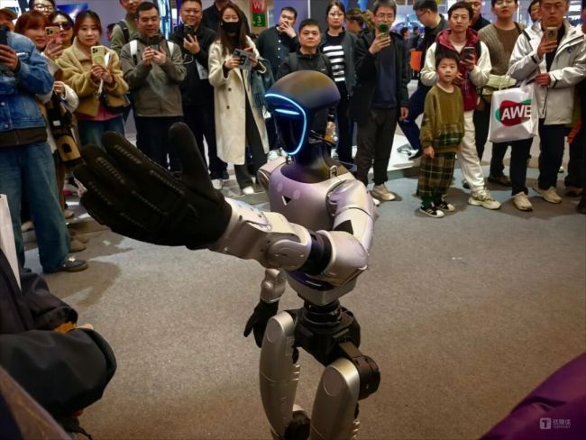 万物皆可 “养龙虾”，20万人现场围观AI家电大混战