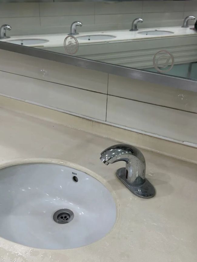 热搜！北京多家商场厕所隐藏洗手液擦手纸，网友：找也找不到！