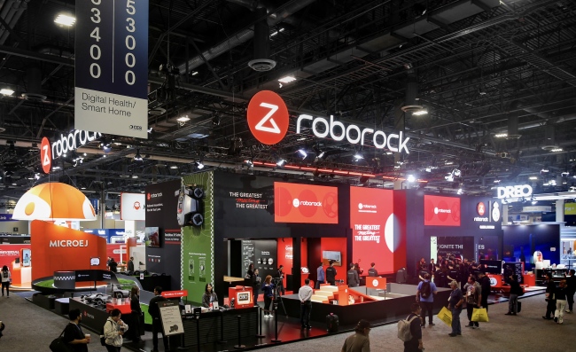 石头科技2025年报：营收186.95亿元，海外收入首破百亿占比56%