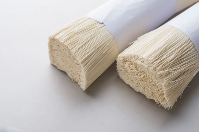 克明食品耍“手擀”心机，擦边的风刮向挂面