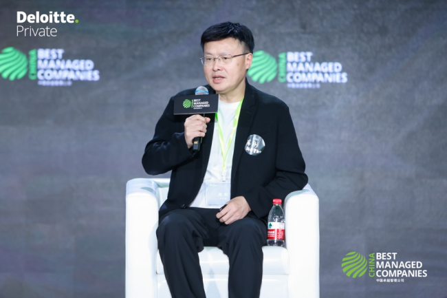新希望乳业斩获中国乳业首个卓越管理BMC白金奖 以聚焦与创新的“鲜增长”诠释“中国机遇2.0”