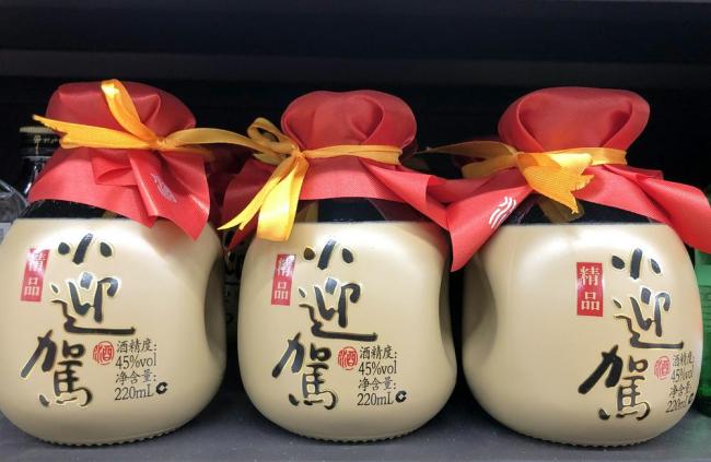 迎驾贡酒中报双增：低基数叠加渠道出清，业绩修复弹性有限，省外增长乏力