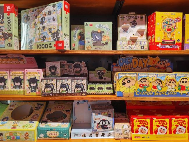 潮玩文创店,冰火两重天