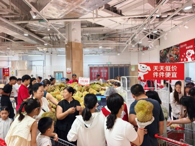 榴莲15.9元/斤、梭子蟹29.9元/斤起，京东折扣超市周年庆首日人气爆棚