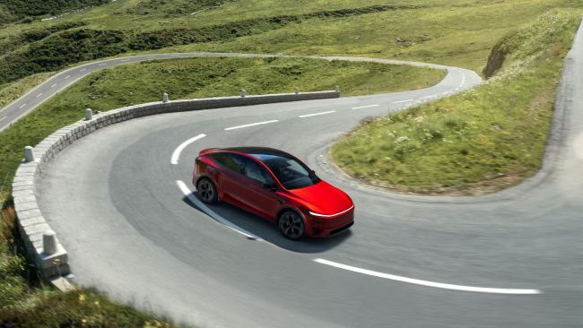 特斯拉Model Y车系扩容:高性能版36.9万元起,后驱版26.35万元起