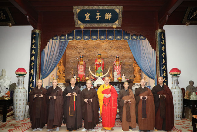 普陀山悦岭禅院等寺院结夏安居礼请会长道慈大和尚为依止律师