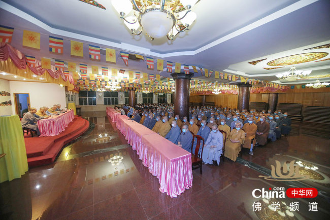 普济禅寺召开换届后首次全体僧众、职工会议