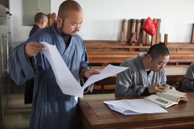 少林寺提出"种一片青山绿水,收无量功德福田"的倡议以来,寺院广大法师