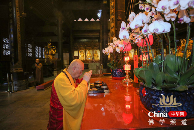 普陀山各寺院单位举行抗疫祈福上供法会