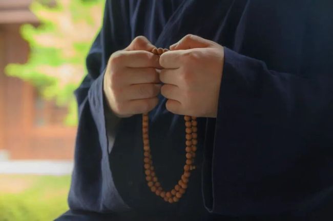 在家居士应知的50条戒律，你做到了几条？