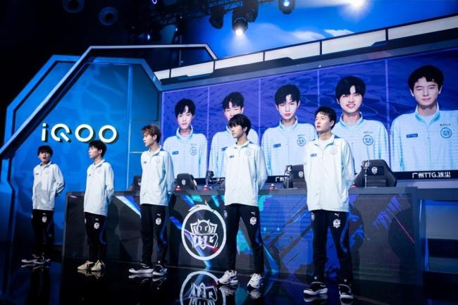 中国电竞职业化未来可期，新华网对话趣丸科技电竞从业者