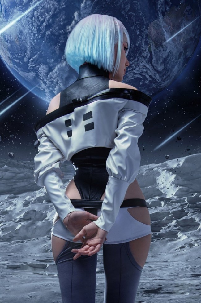 俄罗斯美女Cos《赛博浪客》露西 胶衣美体神还原