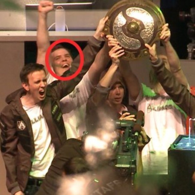 Dota2 ti3冠军戒指被挂拍卖平台 7万美元起拍无人问津