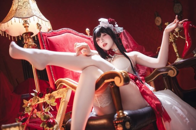 美女cos《棕色尘埃2》兔女郎达丽安 前凸后翘太美了！