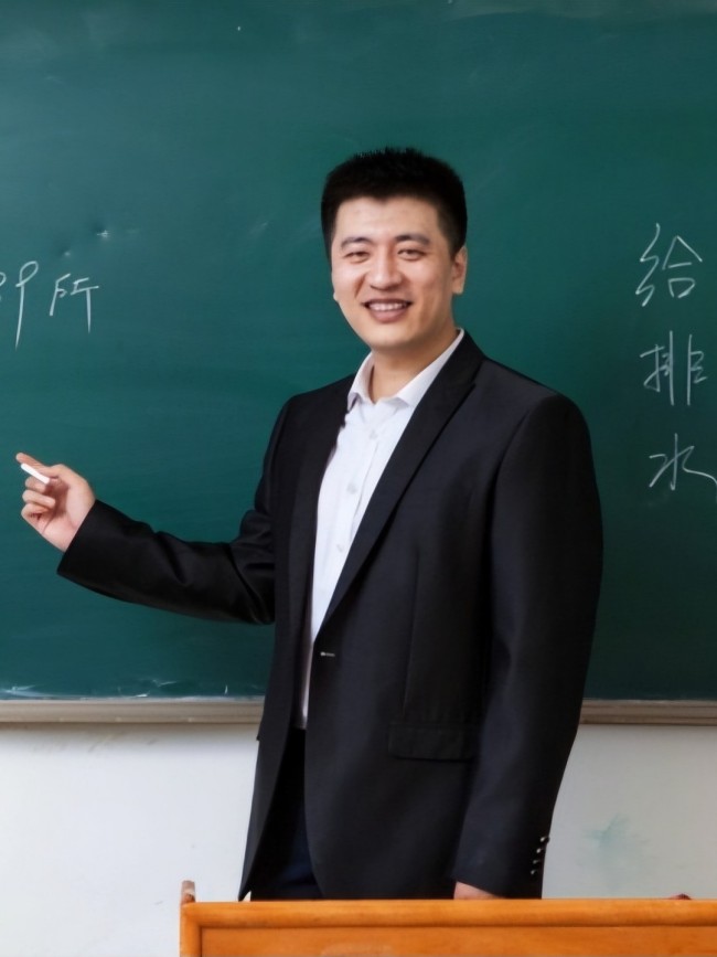 知名教育博主张雪峰去世 终年41岁