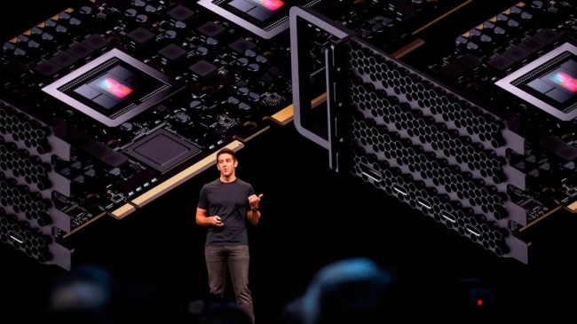 库克今年8月31日卸任苹果CEO！老将约翰·特努斯接棒