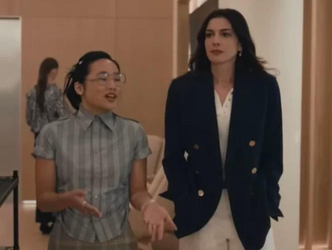 《穿普拉达的女王2》亚裔角色刻意扮丑 充满刻板印象