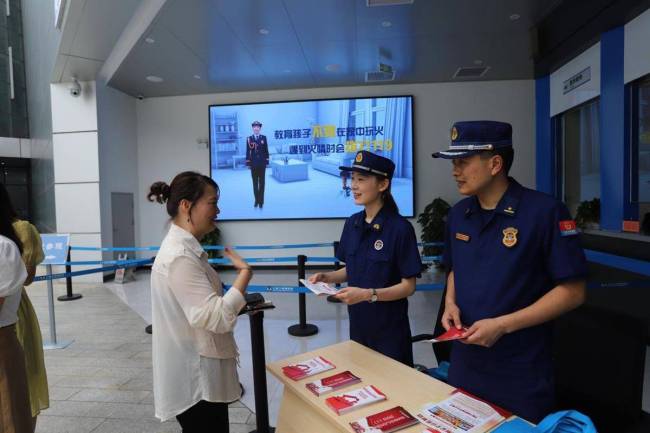 “三峡蓝”党建品牌：闪耀峡江暖民心