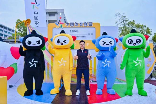 奥运冠军汪周雨助力高校学子青春逐梦