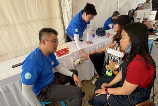 中国田径运动健康科普公益行 走进“澜-湄大理马拉松”