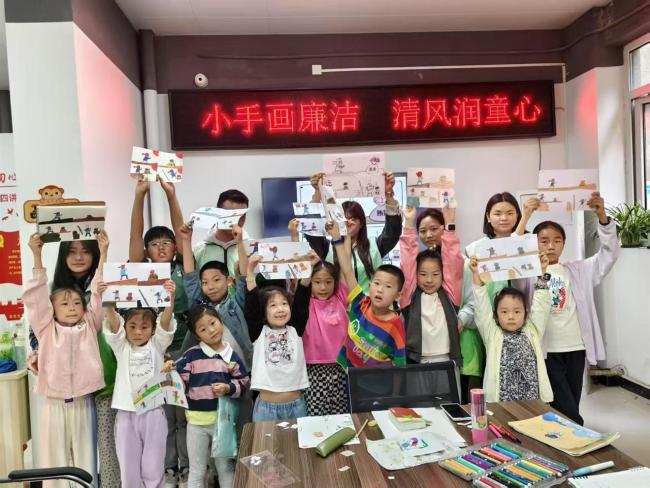 “爱心学堂”志愿活动在长江新区游湖社区圆满收官