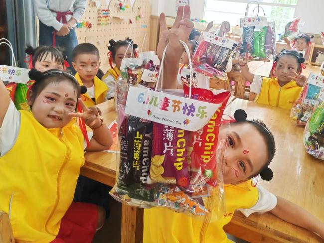 阳光驿站种下留守儿童希望的太阳