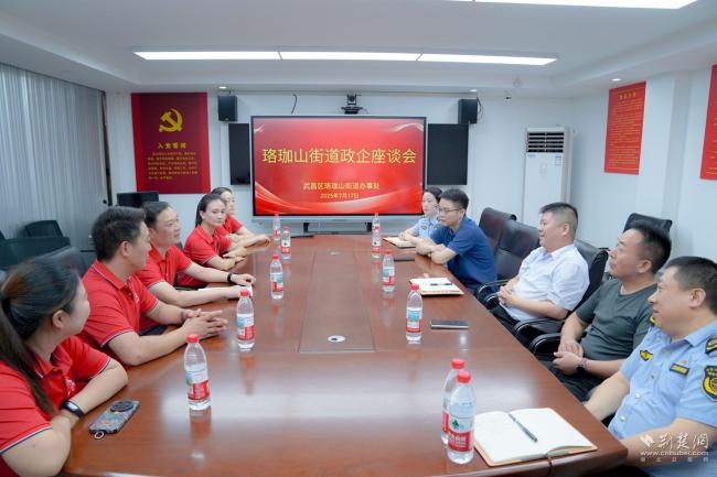 致敬城市守护者 金文峰送清凉公益活动接续进行