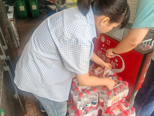 成都爱心冰柜满月记：超过800个站点为户外劳动者供水