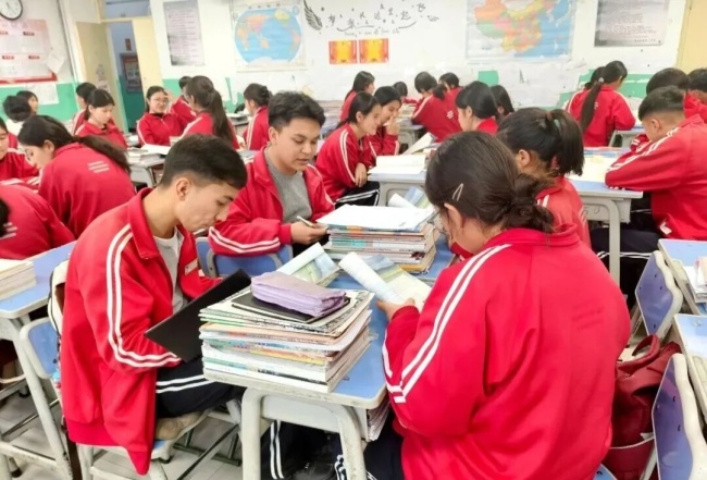 乌鲁木齐优质教育资源下沉 助力英吉沙县教育事业高质量发展