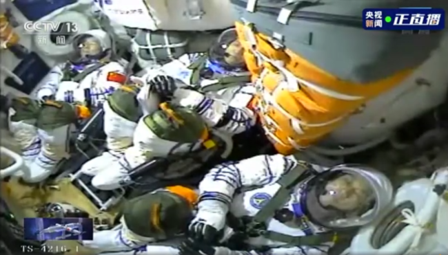 各具特色的中国航天员舱内服，“舒适”or“功能”你看好哪个？