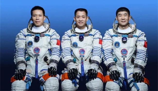 各具特色的中国航天员舱内服，“舒适”or“功能”你看好哪个？