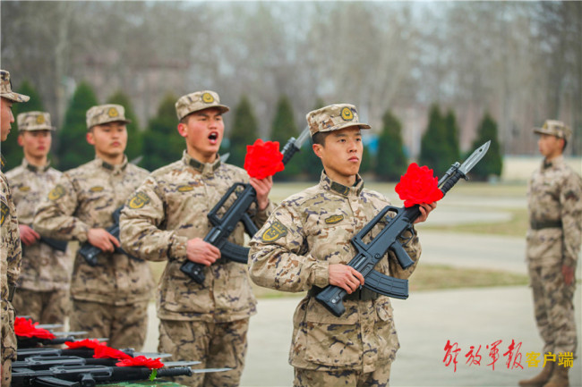 授装仪式，军旅青春最好的“成人礼”！