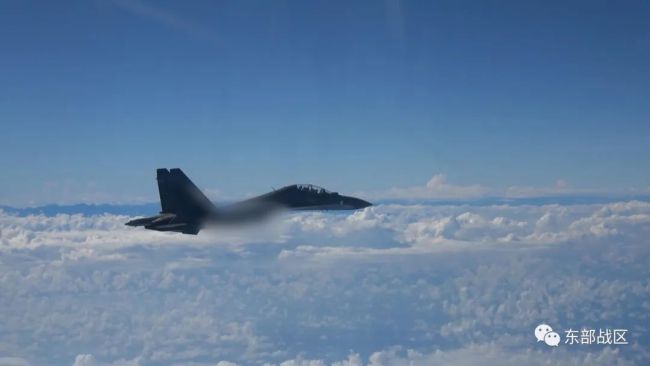 ﻿现场视频！东部战区飞行员俯瞰澎湖列岛