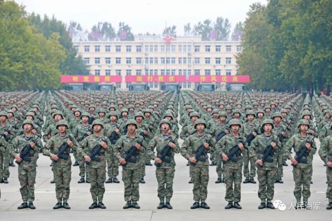 复制粘贴!千名新兵参加授枪仪式,太震撼了_国防军事_中华网
