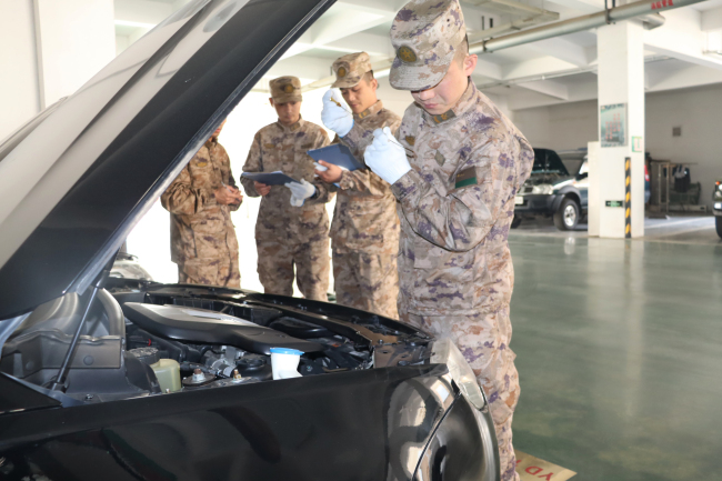 ▲检查机油损耗。