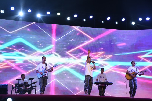 向战而行为兵歌武警第一机动总队某支队组织卫士忠诚野战文艺汇演