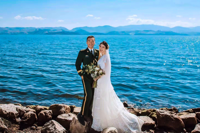 他叫周思源,是武警贵州总队机动支队某中队政治指导员,2016年还是特勤