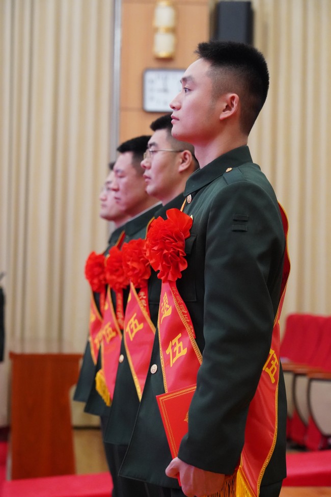 退伍季|冬天的风,吹来阵阵驼铃声 再见,老兵!