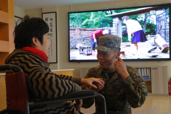 五一节假“不打烊”，义务助民显真情