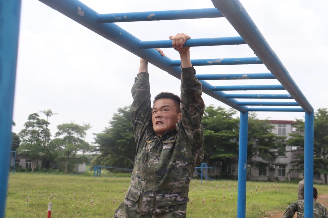 直击！武警官兵训练现场